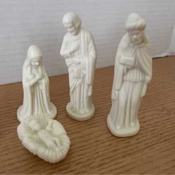 Vtg Madison Avenue Nativity Set 6 Porcelain Christmas Holy Family Creamy White - Picture 4 of 9